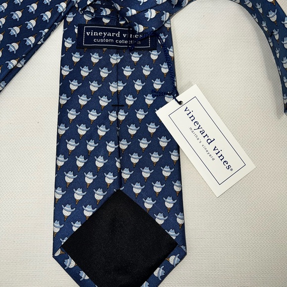 NWT Vineyard Vines silk tie - Picture 5 of 9